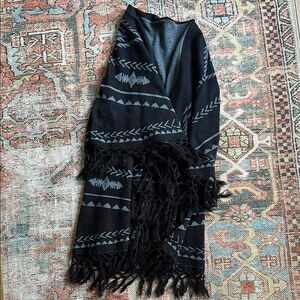 Black and Gray Patterned Shawl